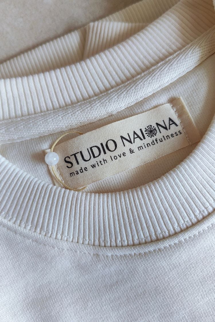 STUDIO-NAIONA-WEAR-FEEL-HOME-Sweater_cream-Perle