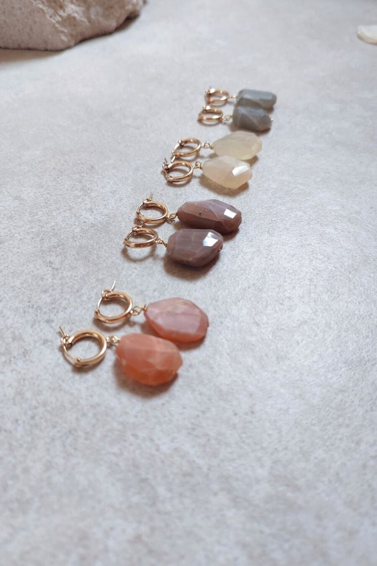 STUDIO NAIONA AWALUA Monsteinohrringe